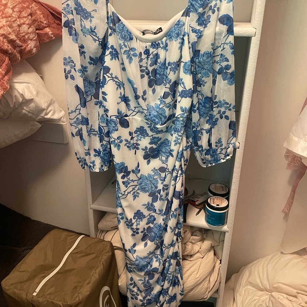 Boohoo Midi dress